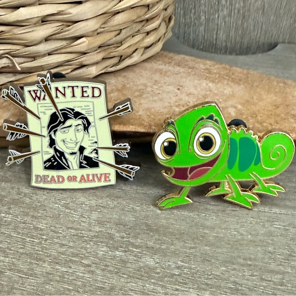Tangled Disney Trading Pin Bundle - Picture 1 of 4